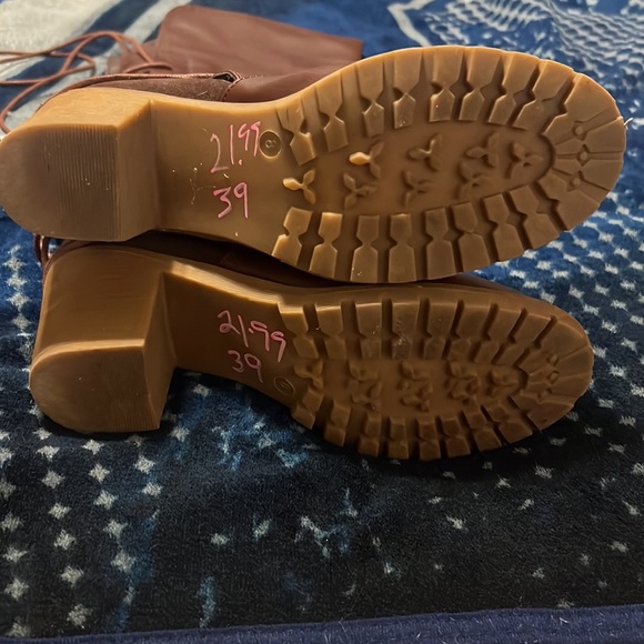 Bucco Capensis Brown Heeled Boots Women’s sz 8 - Picture 3 of 5